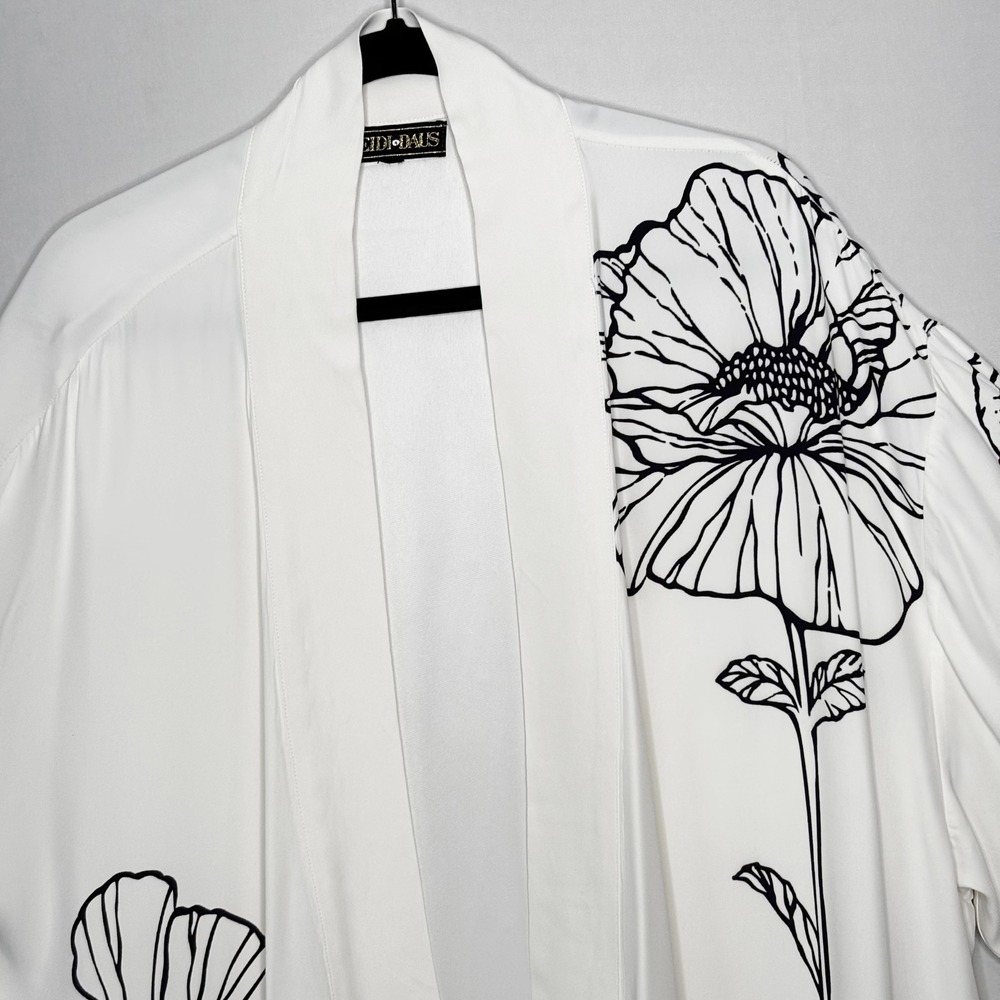 Heidi Daus Kimono Tunic Topper White Black Floral Poppy Pockets Size 3X - Picture 4 of 13